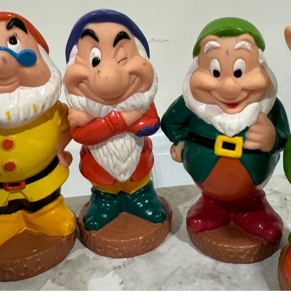 1960s Vintage Snow White Disney 7 Seven Dwarfs collectibles figurines Toys 5” - Picture 5 of 11